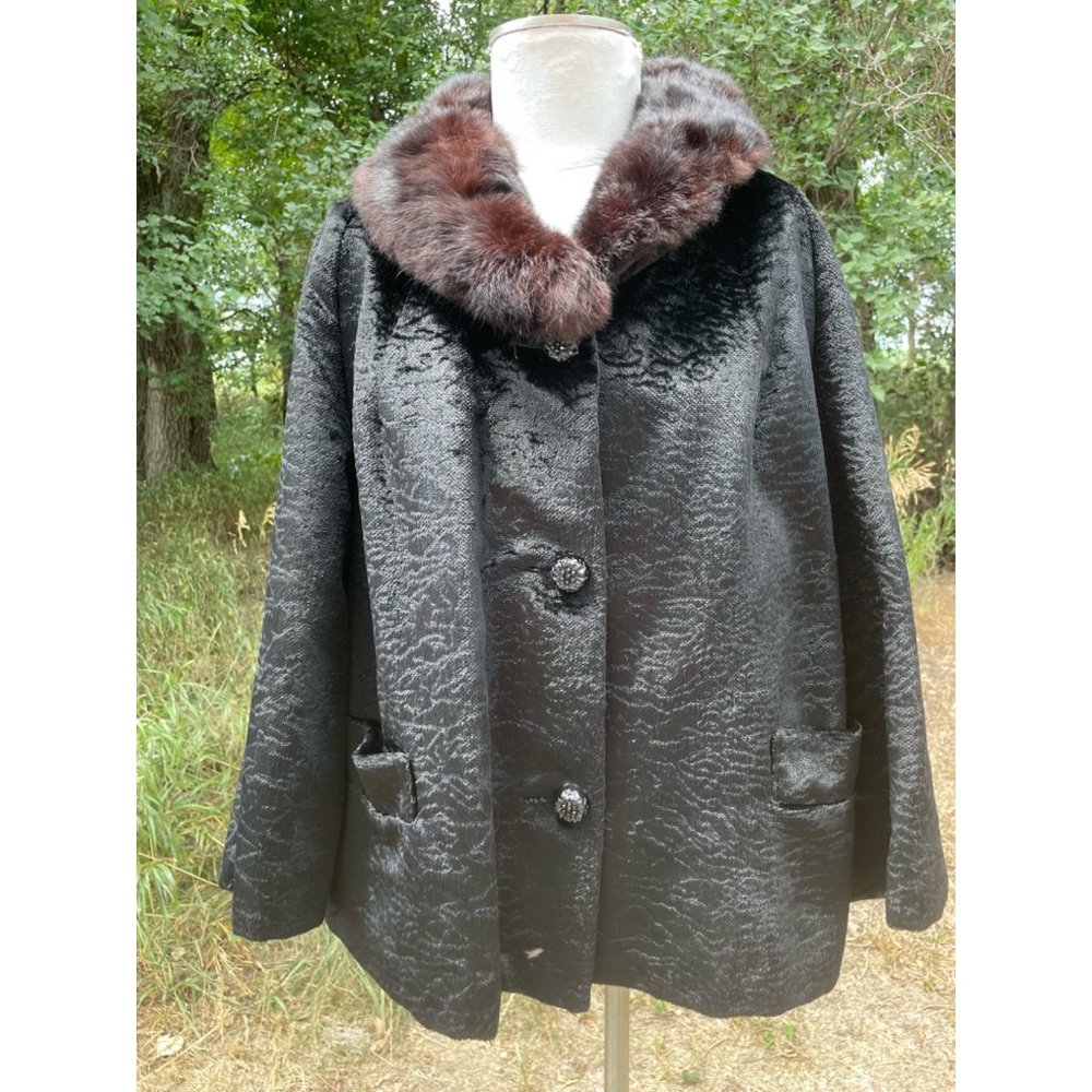Vintage Black Crushed Velvet Coat With Fur Collar